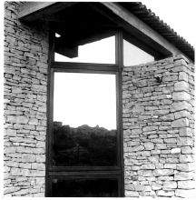 Construction du domicile de l'architecte Gordes 1978 vue sur le village 